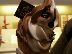 双色软冰淇淋蛋筒-GODIVA(王府井apm店)