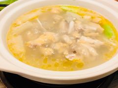 竹笙椰子鸡汤-龙泉人椰子鸡·糟粕醋·地标海南菜(龙昆南店)