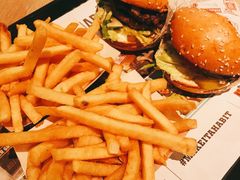 -The Habit Burger Grill 哈比特汉堡(复兴soho店)