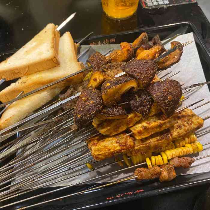 碎怂烤肉(五味什字店)-"对!对于西安这座城市来说,我是一位游客,.