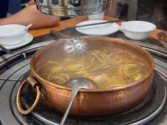 菌菇鸡煲-阿山卓·野生菌火锅·纳西火塘烤肉