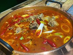 -虾弄弄海派小龙虾·牛羊蝎子火锅