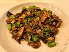 黑松露清炒野生巴楚菇-龟兹KUCINA·新疆菜(前滩L+PLAZA店)