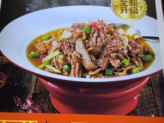 -阿瓦山寨·湘菜现炒·剁椒鱼头王(咸阳总店)
