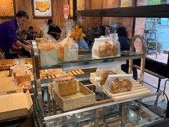 面包甜点陈列柜-方炉·天然食材面包店(青秀店)