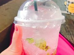 -莓园冰淇淋店