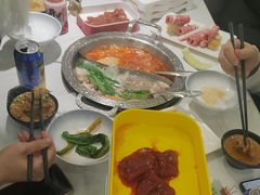 -嘎琉鲜切牛肉自助火锅