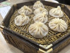 牛肉馅包子-西安贾三灌汤包·回坊小吃·清真炒菜(北院门总店)