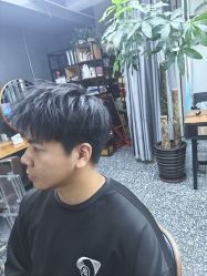 -藤野造型专业烫染接发