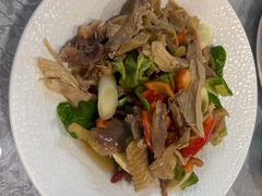 -汗腾格里·风味餐厅(新疆驻京办店)