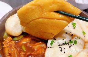 Crescent Bone Stew Noodles with Mashed Pancake