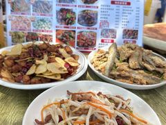 -丹水桥地锅鱼·翘嘴鲌·地方特色全鱼宴(丹江口大坝店)