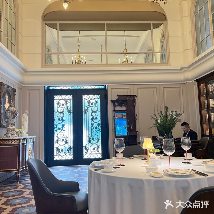 体验贵族式的饮食格调✨ | 鱼耀海鲜肥牛火锅