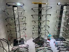 -朱师傅眼镜·蔡司·依视路·尼康(市先进店)