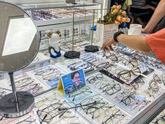 -潘多拉眼镜·蔡司依视路明月(潘家园店)