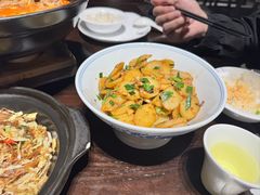-丽华园·武汉地标楚菜餐厅(青山江滩店)