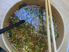 鸡骨浓汤酸辣粉-忆秦时(银泰in77店)