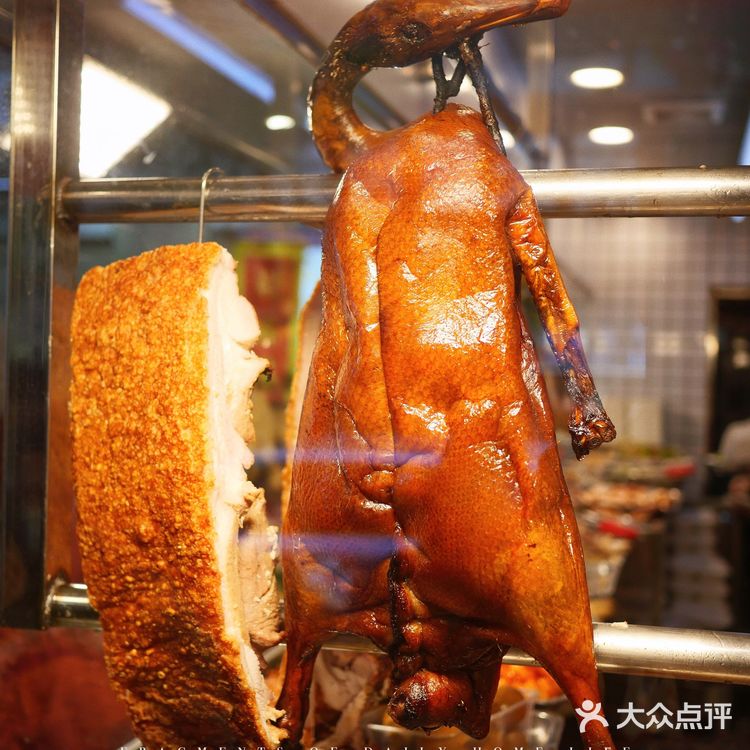 买烧腊跟住老广既队伍准没错