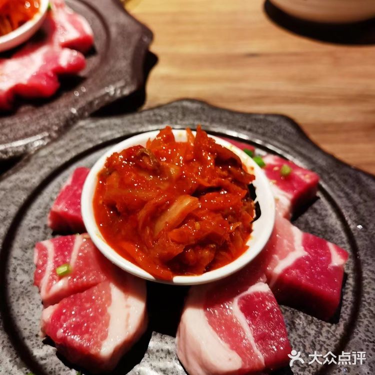 中国大陆烧肉品类之王，当之无愧。一起吃烤肉