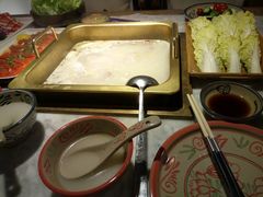 -尚尚仙·酸汤猪手·猪肚鸡火锅(华联万柳购物中心店)