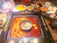 -老牌坊云南鱼豆花火锅(哈西万达店)