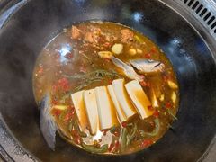 -哈尔滨烧烤·山河村铁锅炖(交大店)