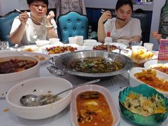 -巴特餐饮6加1音乐餐吧·新疆菜