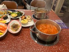 -四囍码头海鲜烧烤自助火锅(外滩南京东路悦荟广场店)