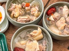 -大头虾越式风味餐厅(光明广场店)