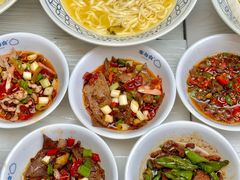-李与白包子铺(桐梓林店)
