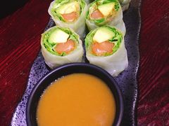 生三文鱼牛油果春卷-纪州豚骨酱油拉面(锦延路店)