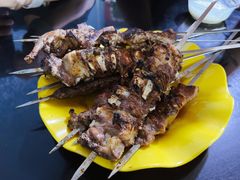 -烤肉小伙烤肉店