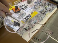 -罗伯特眼镜·蔡司官方授权(罗湖国贸店)