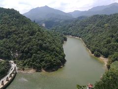 -燕子河大峡谷天坑仙境