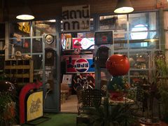 -席娜卡琳火车铁道夜市