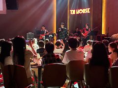 -TZ House音乐现场(来福士中心店)