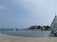 -北戴河碧螺塔海上酒吧公园