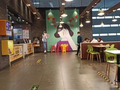 大堂-麦当劳(郑州东高铁站店)
