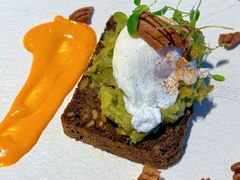 牛油果开放式三明治-Moka Bros 摩卡站(西单大悦城店)