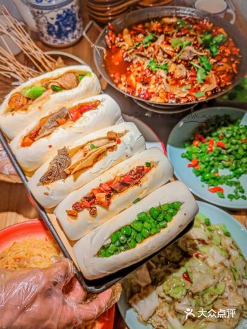 在深圳zui火川菜馆被毛巾馒头种草！只要3r！口味多样！