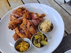 -MONICH牛排融合餐厅(和义大道购物中心店)