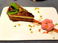 卡布基诺蛋糕-YUE·6·西式融合餐厅(外滩六号店)