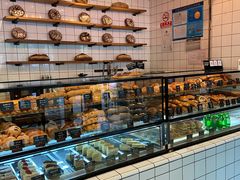 面包甜点陈列柜-81BAKERY(大学路店)