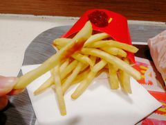 -麦当劳(轻轨曹杨路店)