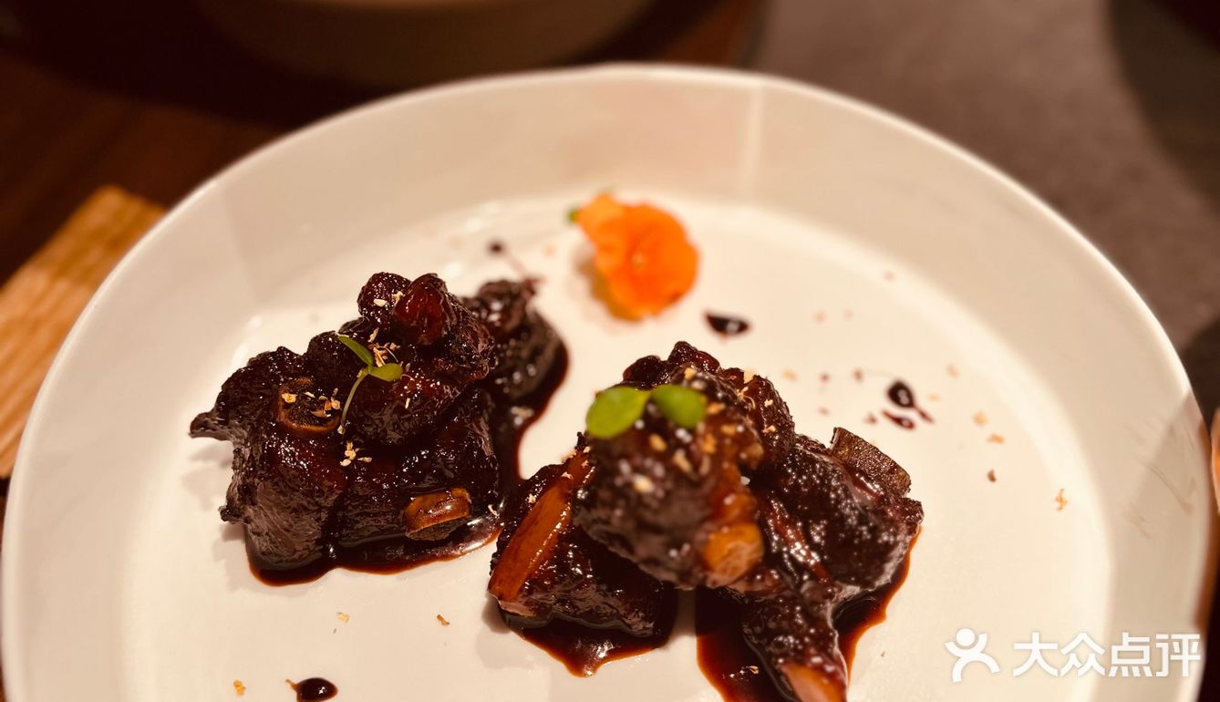 CBD绝佳位置的高端湘菜