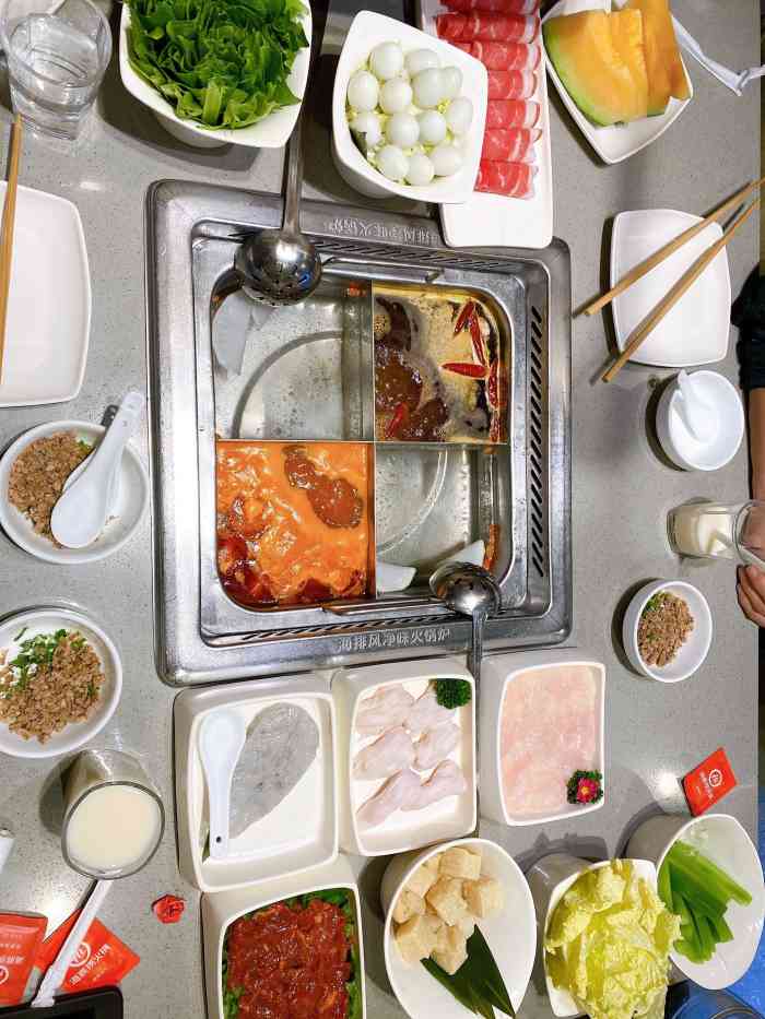 海底捞火锅(摩天活力城店)-"新发现!咸蛋黄油条很好吃!