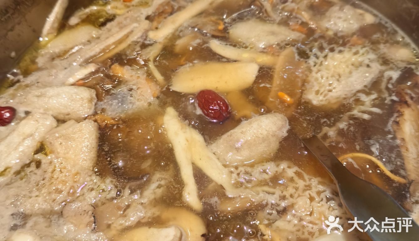 云南的一口鲜甜，全在菌汤锅里