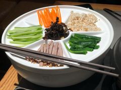 鸡丝麻酱拌米线-云海肴·汽锅鸡·云南菜(高德置地店)