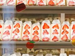 草莓三明治-Fruwich果明治(西单更新场店)