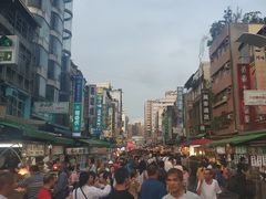 -六合夜市